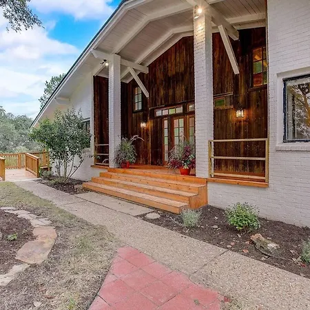 Villa Harmony Pines, Stunning Retreat Center On 25 Acres